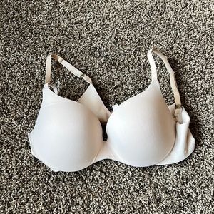 Incredible by Victoria’s Secret bra. 34B